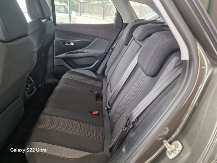 PEUGEOT 3008 - 1.5 BLUEHDI BUSINESS S&S 130CV EAT8 - immagine 6