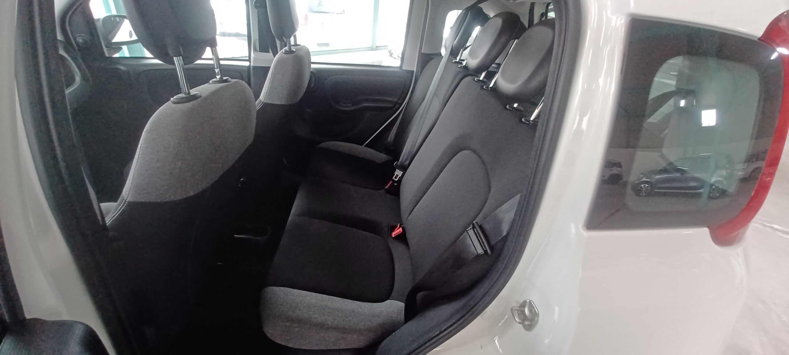 FIAT PANDA 1.0 Hybrid City Life - immagine 10
