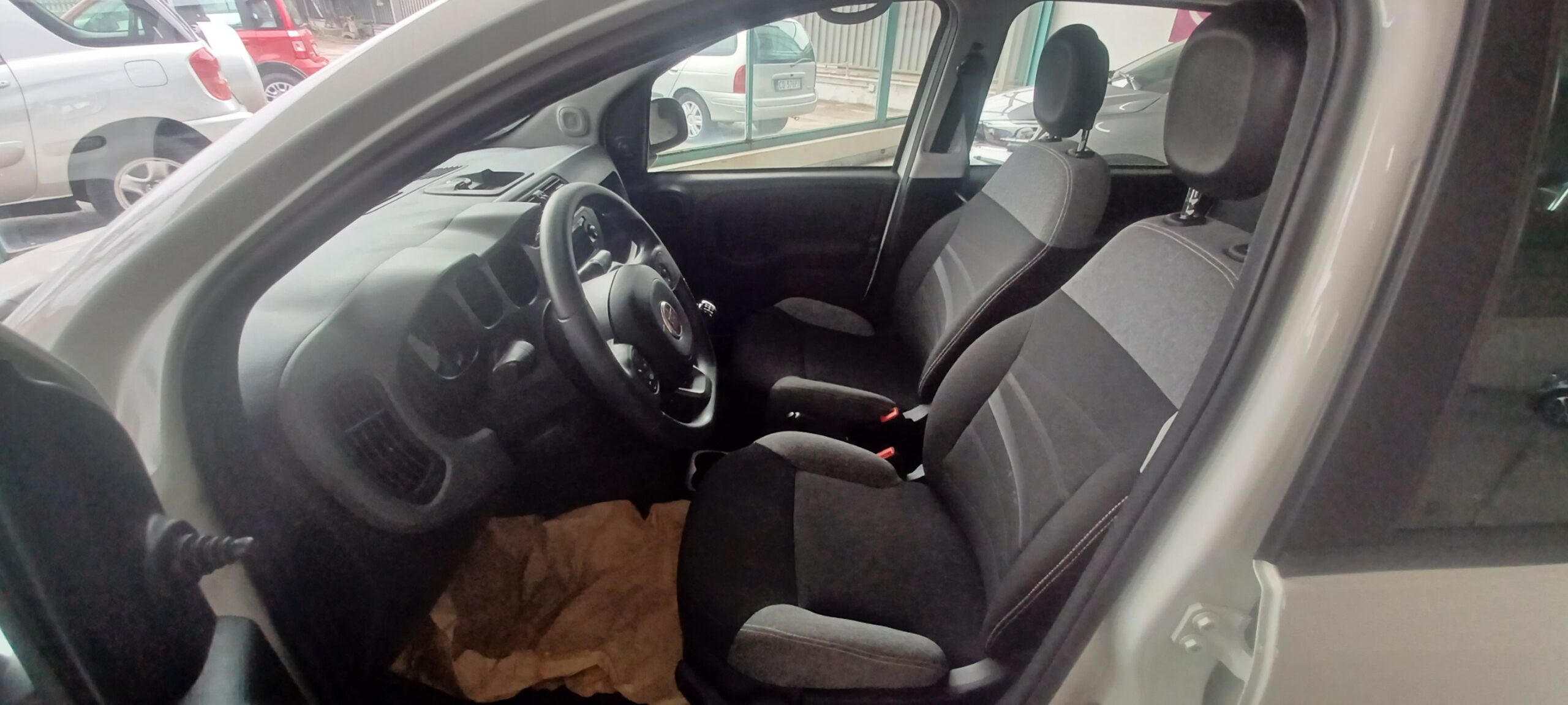 FIAT PANDA 1.0 Hybrid City Life - immagine 12